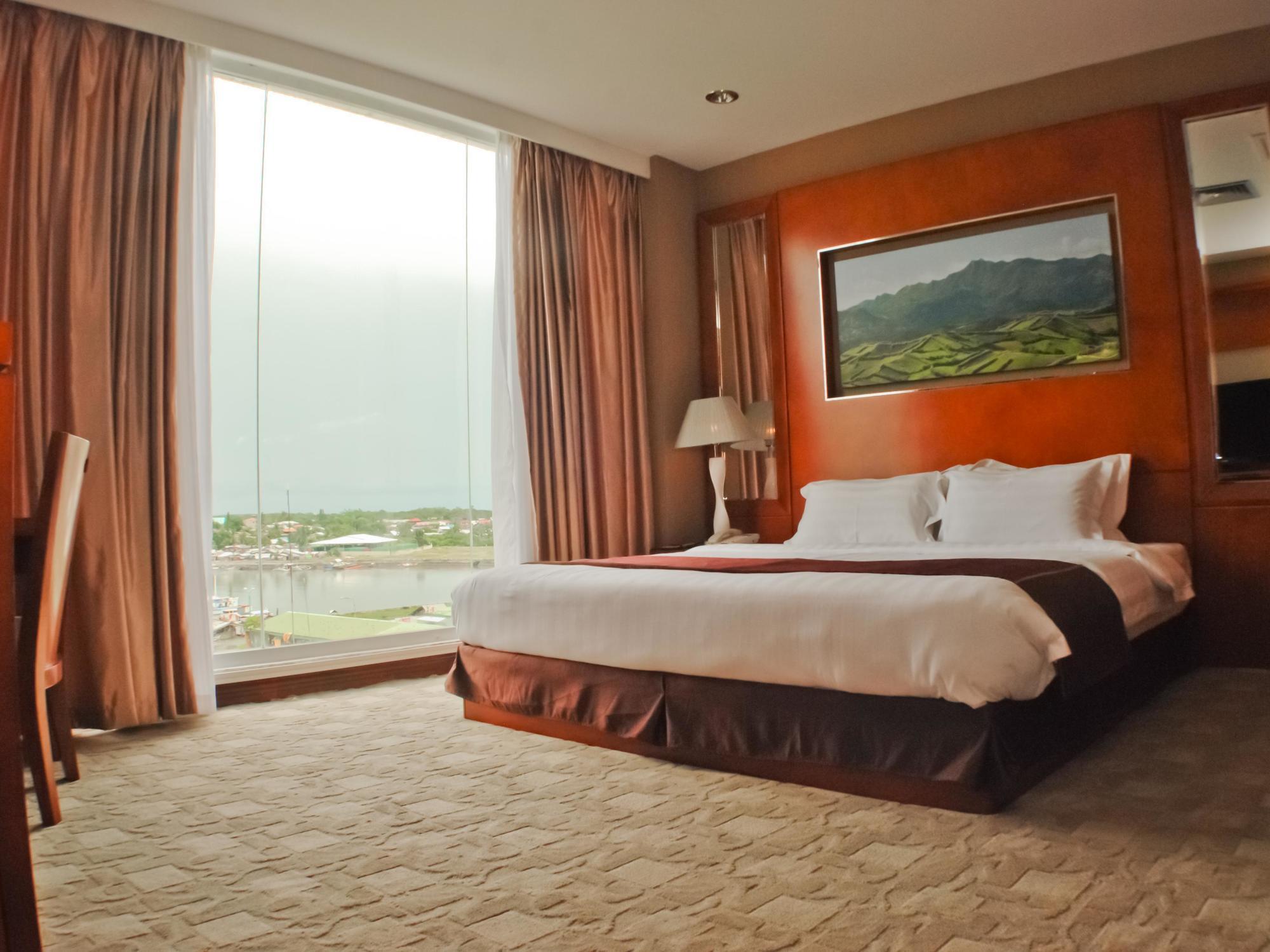 โรงแรมซันไลท์เกส Puerto Princesa ภายนอก รูปภาพ