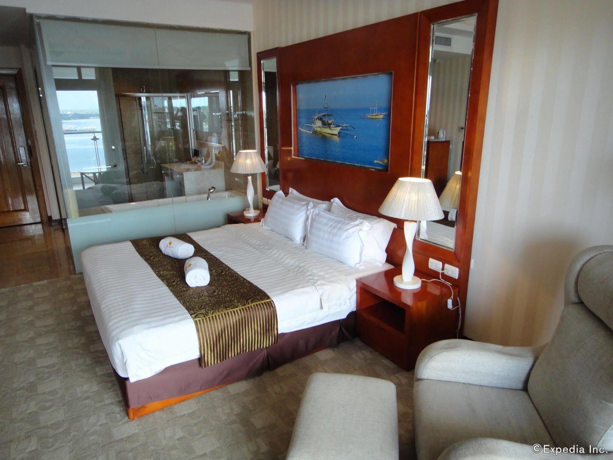 โรงแรมซันไลท์เกส Puerto Princesa ภายนอก รูปภาพ